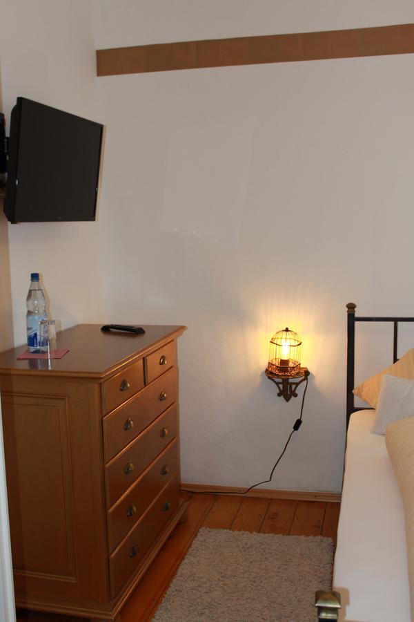 Vivo-Vino Bed & Breakfast Weisenheim am Sand Exterior photo